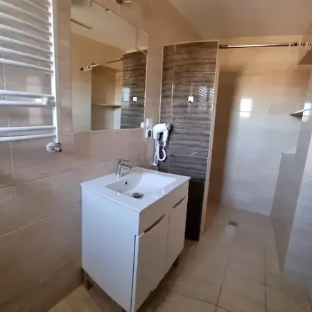 Goscinne Wylotowa 32