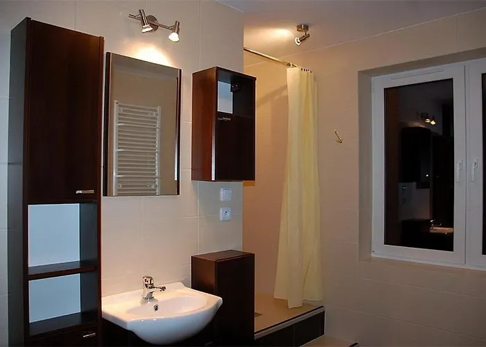 ホームステイ Goscinne Wylotowa 32 コウォブジェク